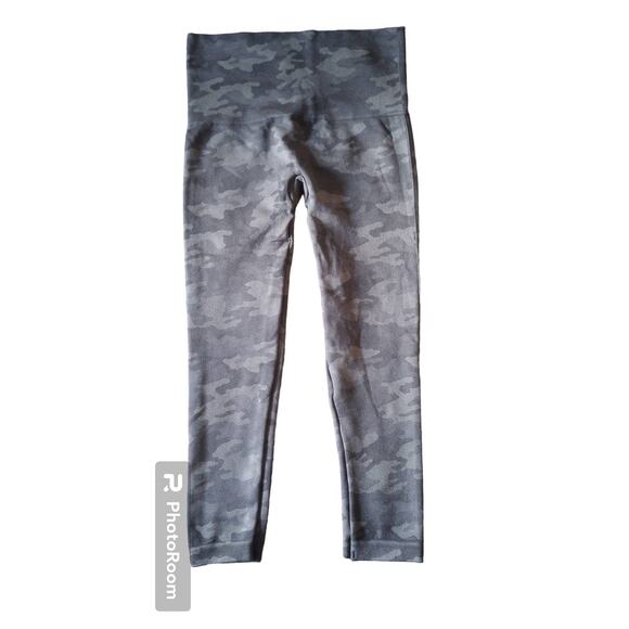 Spanx Look At Me Now Seamless Camo High Rise Leggings Womens M Olive - Picture 2 of 3